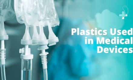 How are plastic components used in medical devices, and what regulatory standards must they meet?