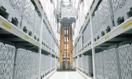 What are the key design considerations for plastic pallets and crates to ensure ease of handling, storage, and transportation?